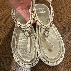 chanel 19a beetle thong sandals